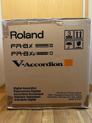 Roland v accordion - bk,